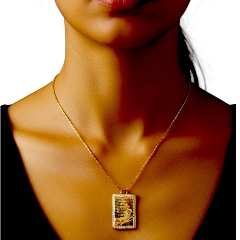 1973 20c Christmas Stamp Clay & Gold Leaf Pendant Necklace Encased in Resin - Picture 4 of 11